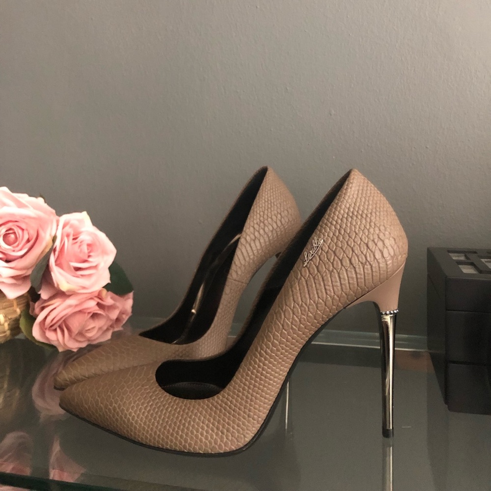 Loriblu shoes! Went out once for a shooting! )